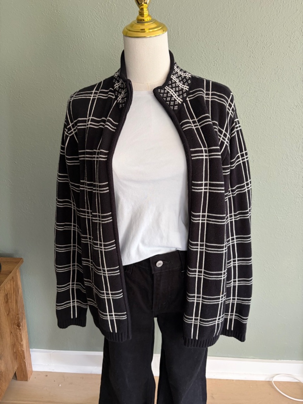 100% cotton Casual Corner size Large sweater